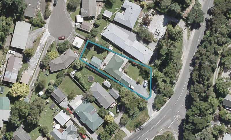 40 Blue Mountains Road, Silverstream, Upper Hutt - Carousel 1