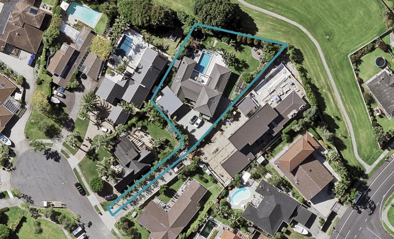 9 Oleander Point, Farm Cove, Auckland - Carousel 1