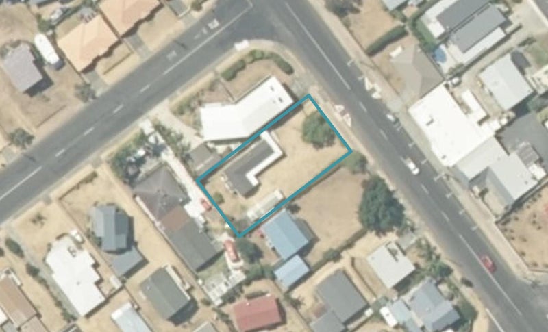 303 Ocean Road, Whangamatā - Carousel 1