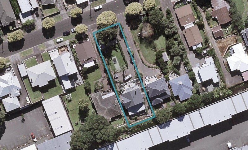20 McLean Street, Strandon, New Plymouth - Carousel 1