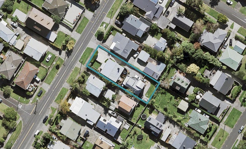 8 Euston Road, Sandringham, Auckland - Carousel 1