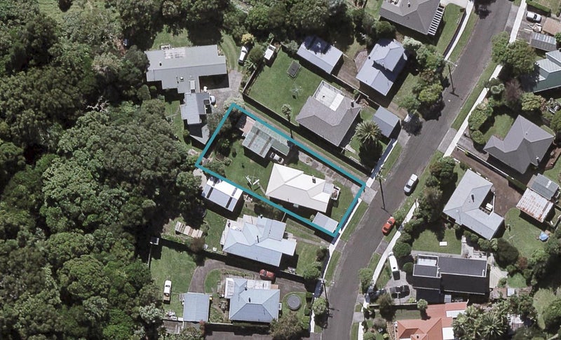 31 Budleigh Street, Frankleigh Park, New Plymouth - Carousel 1