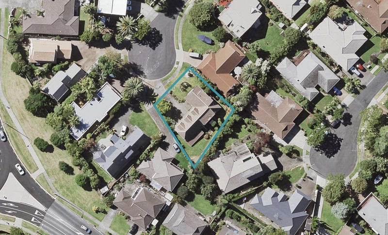 12 Perendale Close, Somerville, Manukau - Carousel 1