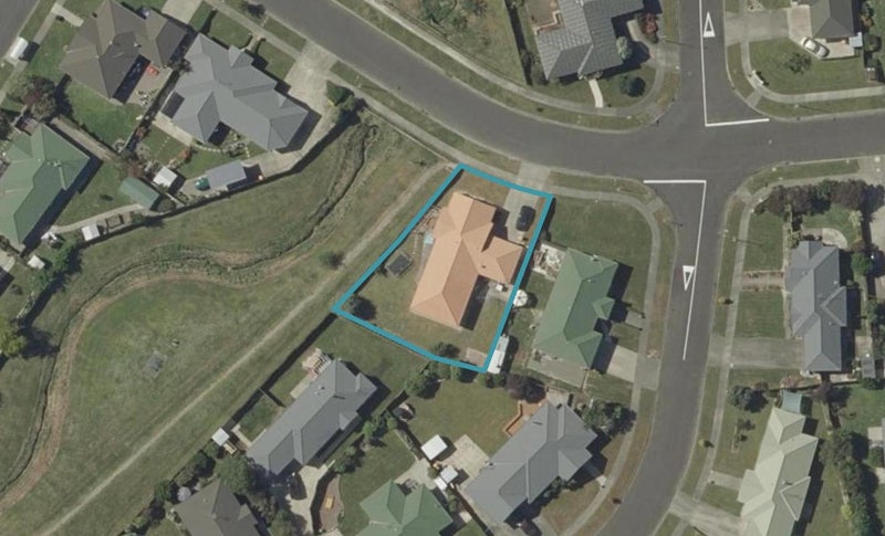 8 Logan Way, Kelvin Grove, Palmerston North - Carousel 1