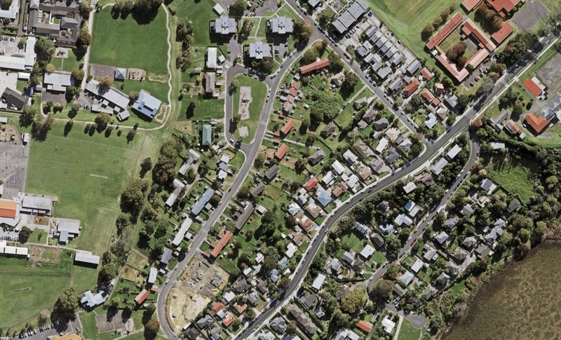 31 Cadness Street, Northcote, Auckland - Carousel 1