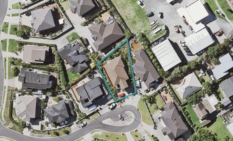 8 Deele Close, Pinehill, Auckland - Carousel 1