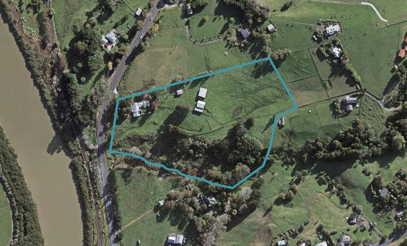 32 Kaipara Coast Highway, Kaukapakapa - Carousel 1