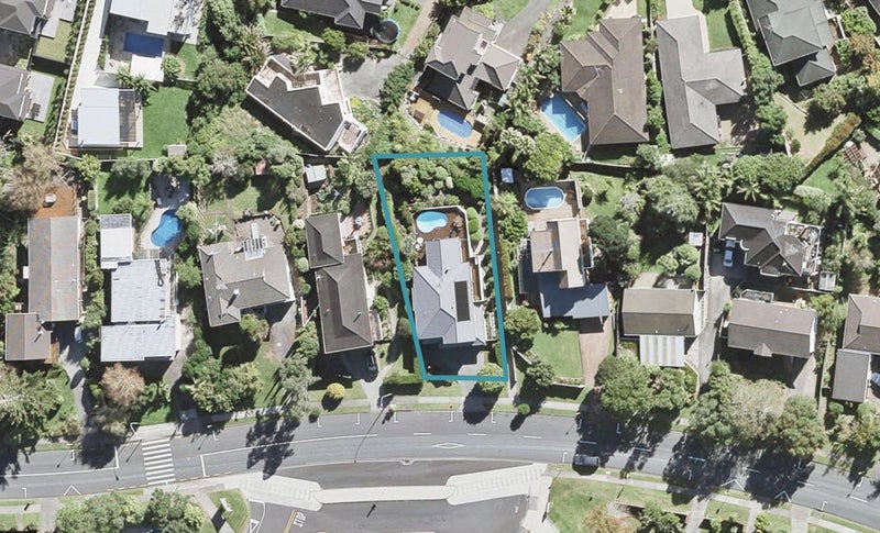 11 Sartors Avenue, Northcross, Auckland - Carousel 1