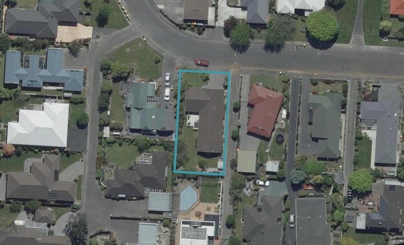 72 Regency Crescent, Redwood, Christchurch - Carousel 1