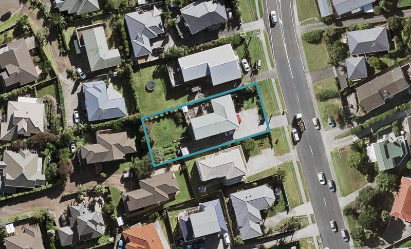 92 Sunset Road, Unsworth Heights, Auckland - Carousel 1