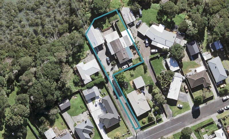 66 Glen Marine Parade, Glendene, Auckland - Carousel 1