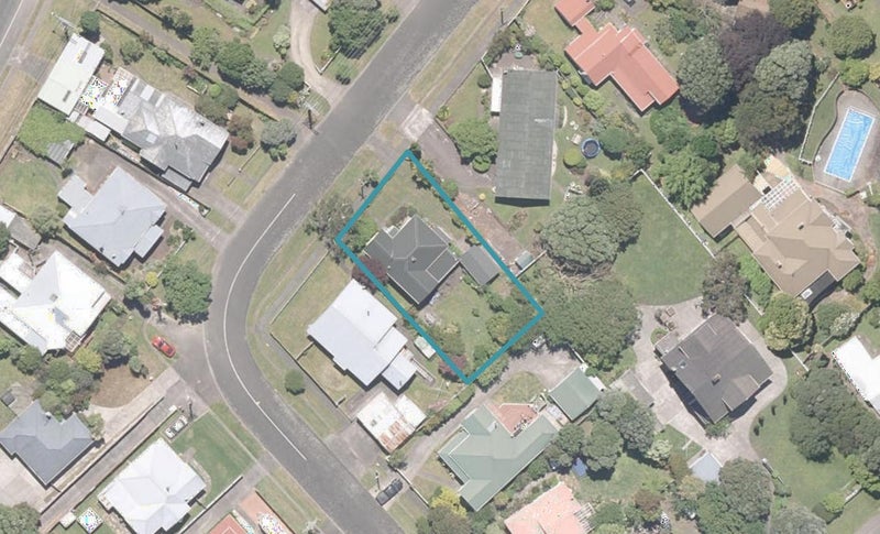 10 Mason Terrace, Gonville, Whanganui - Carousel 1