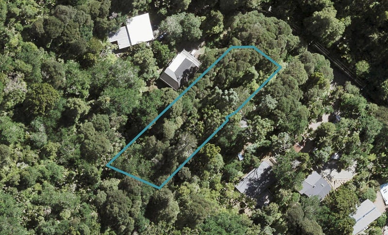 28 Mahoe Road, Titirangi, Auckland - Carousel 1