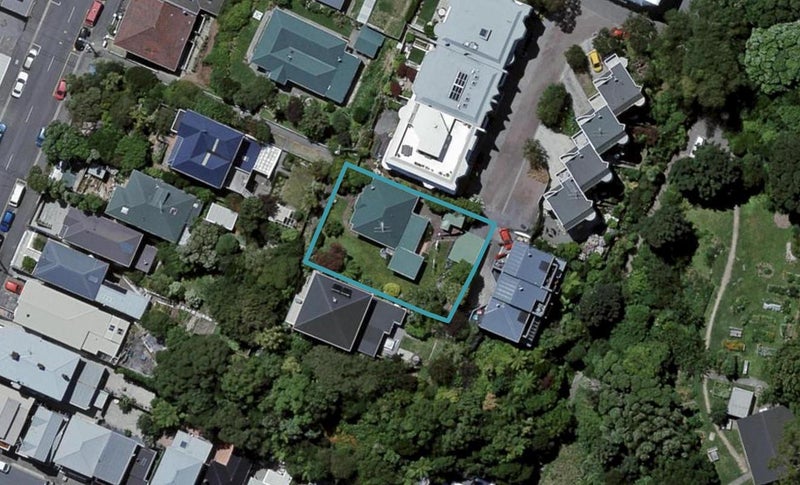 5 Bosworth Terrace, Mount Victoria, Wellington - Carousel 1