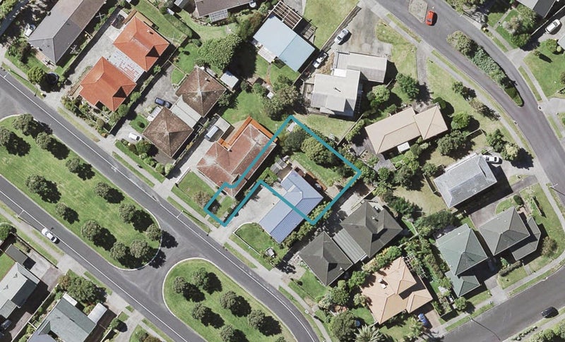 8/60 Highland Park Drive, Highland Park, Auckland - Carousel 1