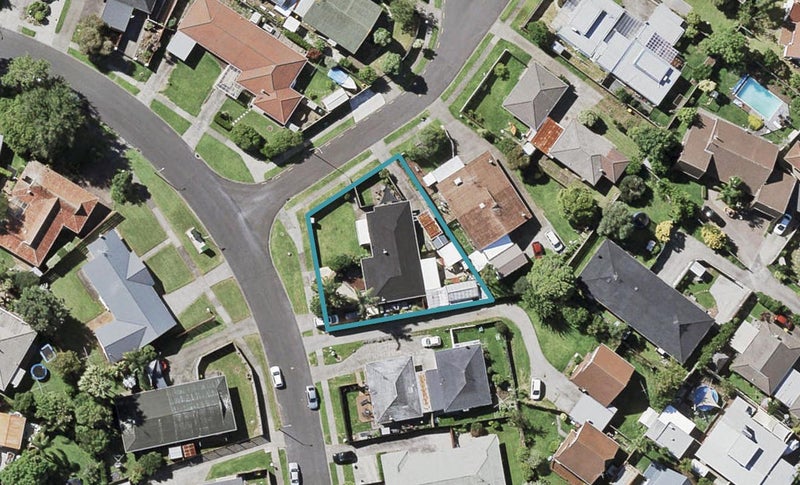 2/46 Galvan Avenue, Sunnyhills, Auckland - Carousel 1