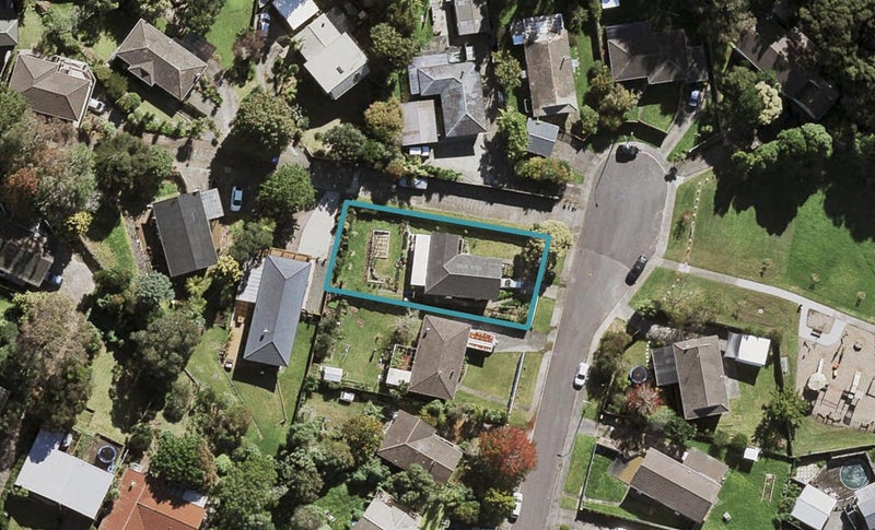 15 Wanita Place, Totara Vale, Auckland - Carousel 1