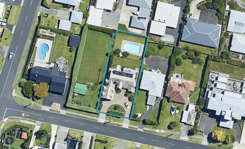 8 Pillans Road, Otumoetai, Tauranga - Carousel 1