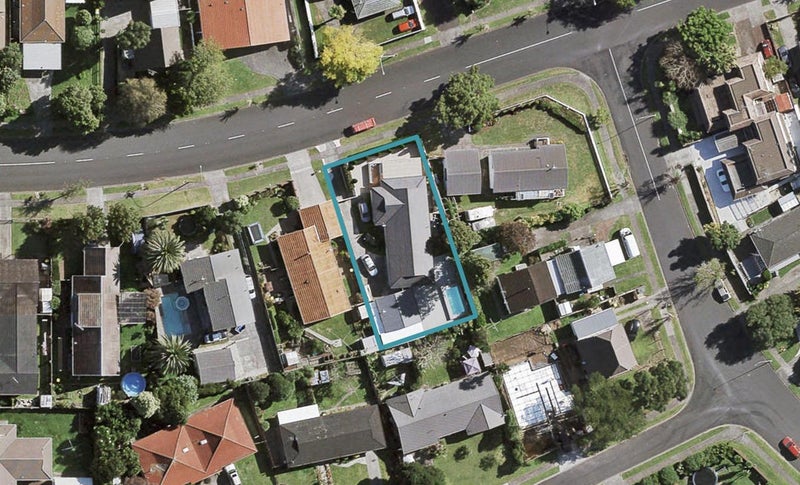 14 Walter Strevens Drive, Conifer Grove, Takanini - Carousel 1