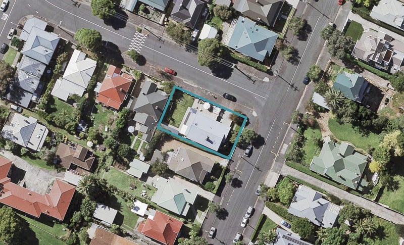15 Cheltenham Road, Devonport, Auckland - Carousel 1
