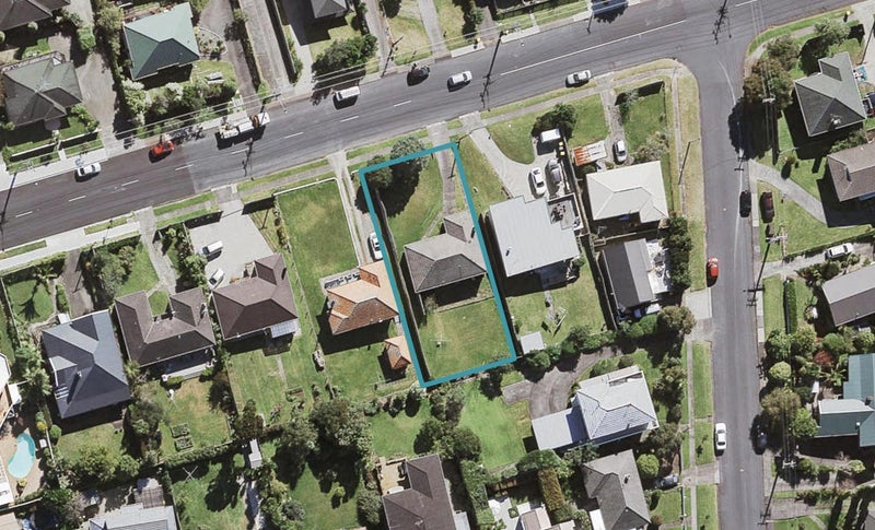 39 Pupuke Road, Birkenhead, Auckland - Carousel 1