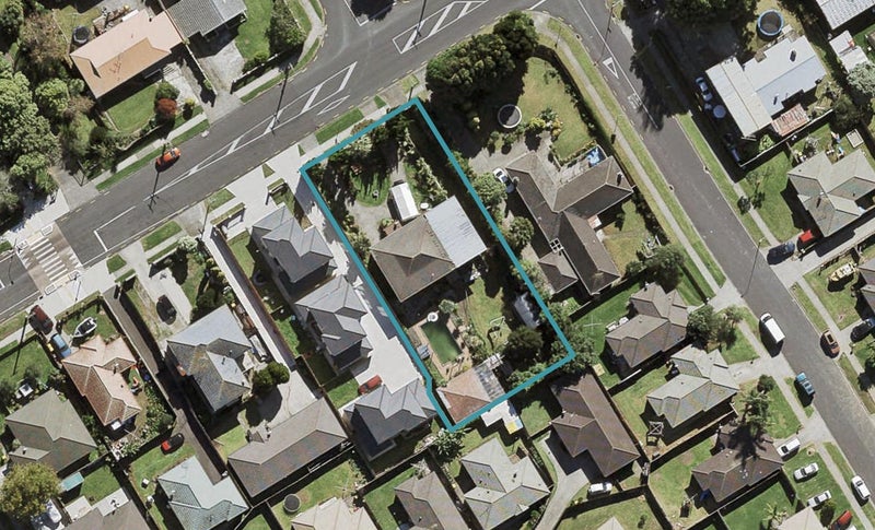 43 Wakefield Road, Favona, Auckland - Carousel 1