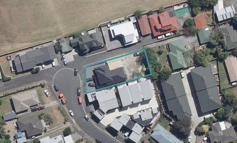 22 Kelvin Place, Hamilton East, Hamilton - Carousel 1