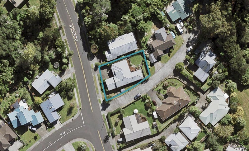 83 Unsworth Drive, Unsworth Heights, Auckland - Carousel 1