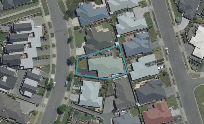 11 Saracen Avenue, Northwood, Christchurch - Carousel 1