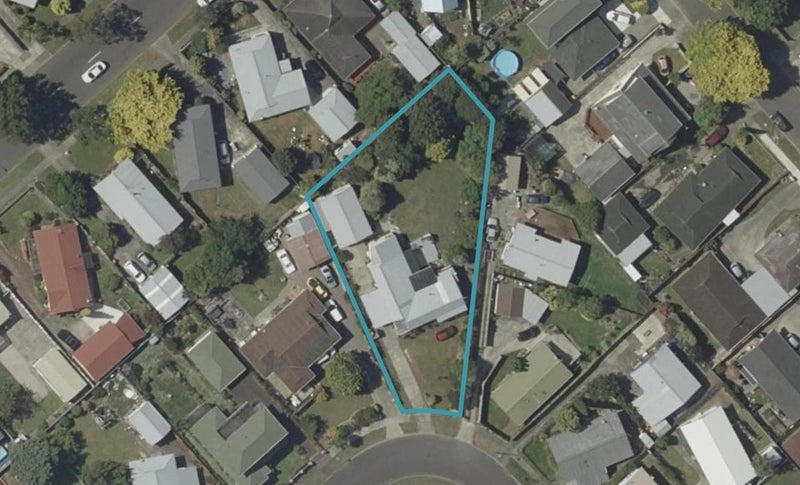 19 Rosedale Crescent, Cloverlea, Palmerston North - Carousel 1
