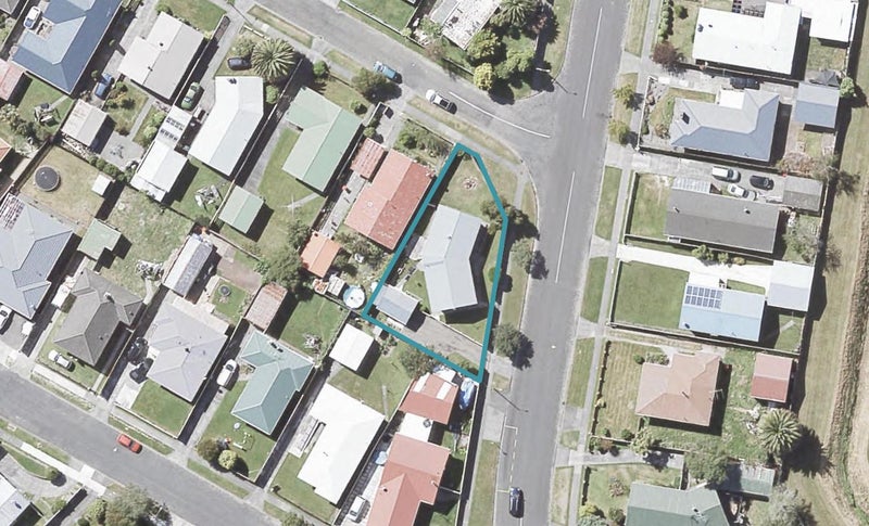 17 Mohaka Street, Wainuiomata, Lower Hutt - Carousel 1
