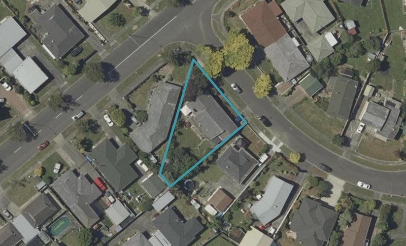 18 Waltham Court, Cloverlea, Palmerston North - Carousel 1