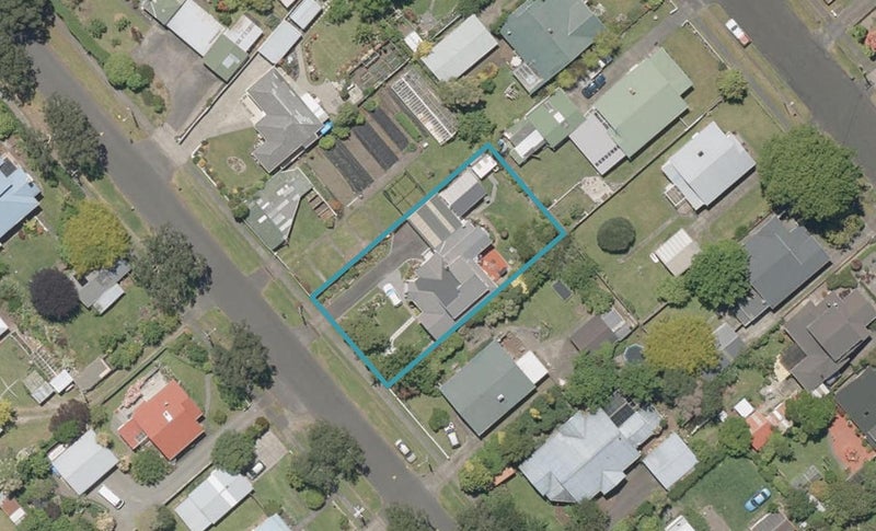15 Young Street, Whanganui East, Whanganui - Carousel 1