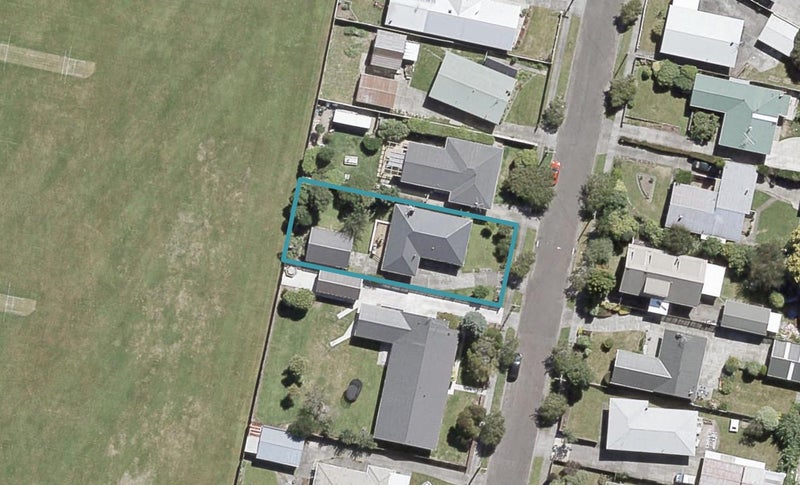 38 Mary Crescent, Elderslea, Upper Hutt - Carousel 1
