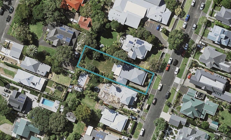 9 Russell Street, Stanley Point, Auckland - Carousel 1