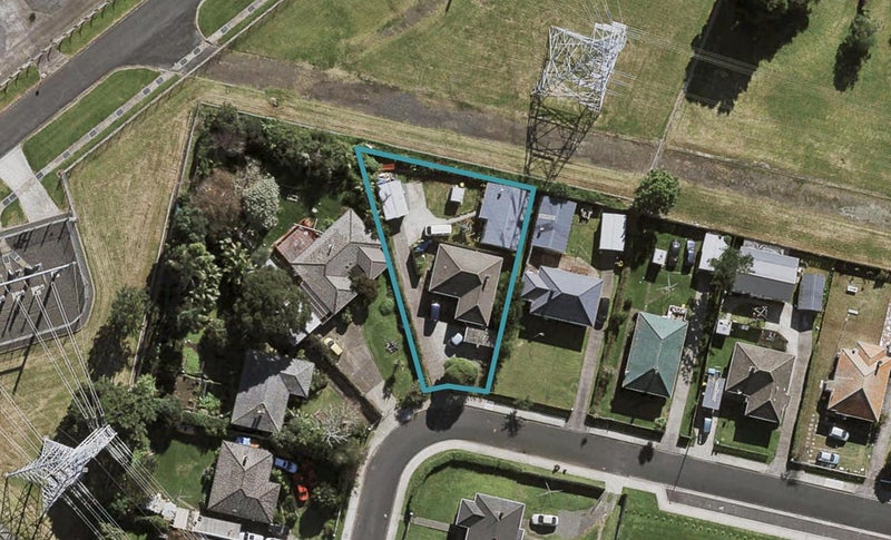 10 Waipapa Crescent, Otara, Auckland - Carousel 1