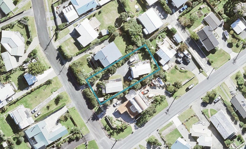 2/4 Mera Road, Algies Bay, Auckland - Carousel 1