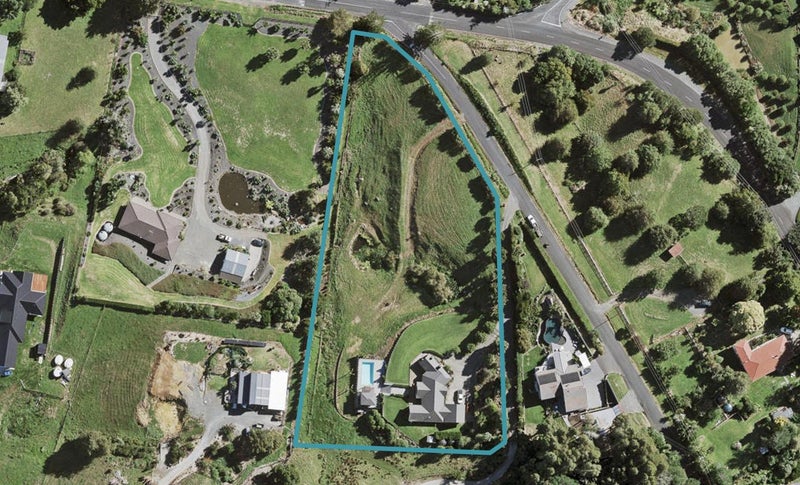 1 Harry Dreadon Road, Papakura - Carousel 1