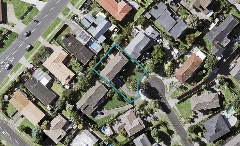 12 Golders Place, Howick, Auckland - Carousel 1