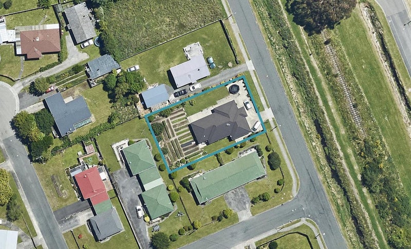 42 Neil Road, Fairy Springs, Rotorua - Carousel 1