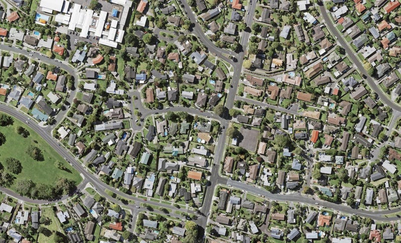 2A Imatra Place, Sunnyhills, Auckland - Carousel 1
