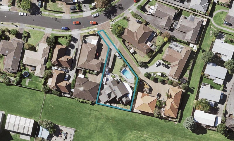13 Britannia Place, Half Moon Bay, Auckland - Carousel 1
