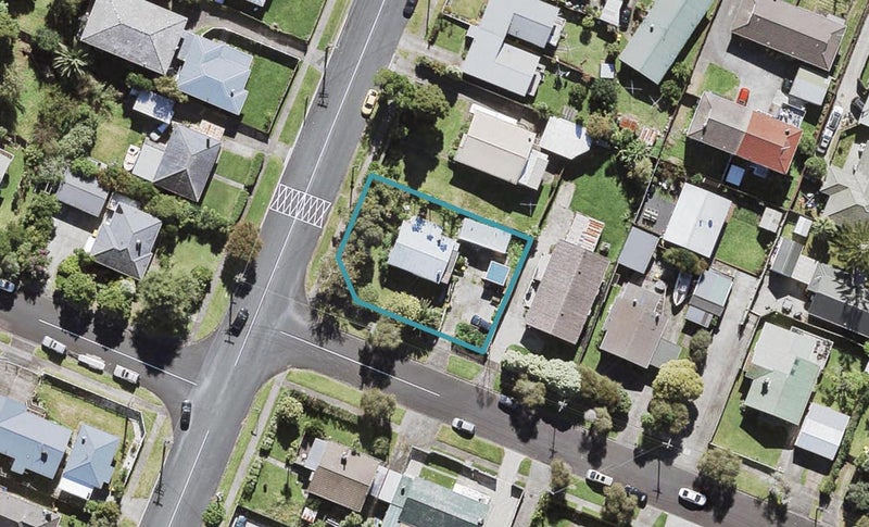 67 Lynwood Road, New Lynn, Auckland - Carousel 1