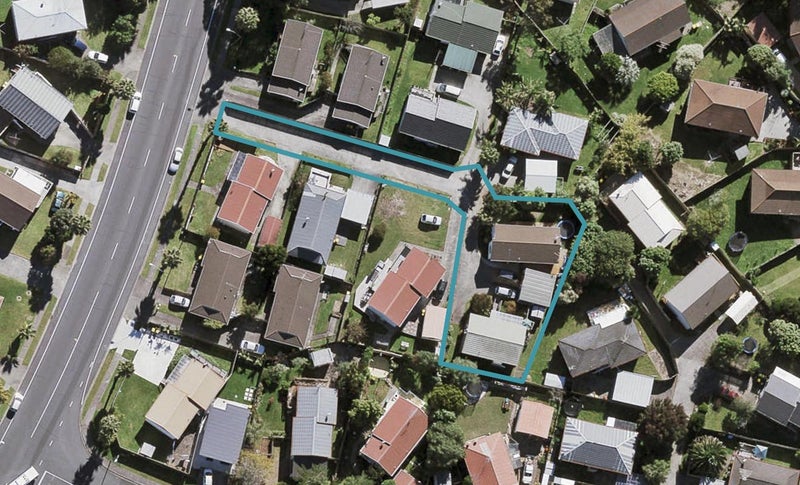 1/28 Caribbean Drive, Unsworth Heights, Auckland - Carousel 1