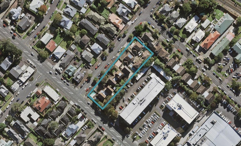 13 Mapau Road, Greenlane, Auckland - Carousel 1