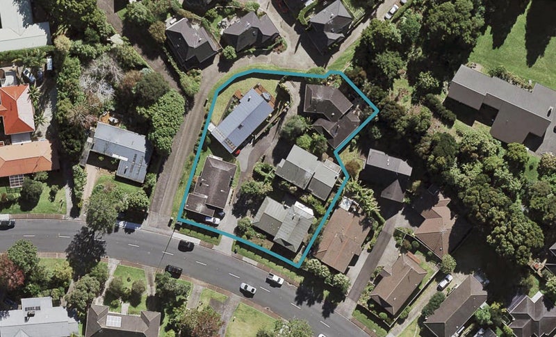 2/11 Eban Avenue, Hillcrest, Auckland - Carousel 1