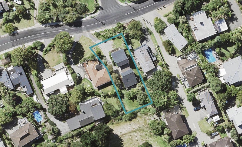 2/64 Saddleback Rise, Murrays Bay, Auckland - Carousel 1