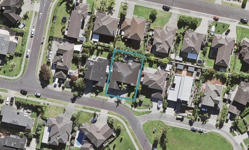 11 Newbury Place, Schnapper Rock, Auckland - Carousel 1