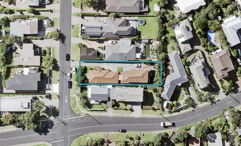 2/5 Rothesay Bay Road, Rothesay Bay, Auckland - Carousel 1