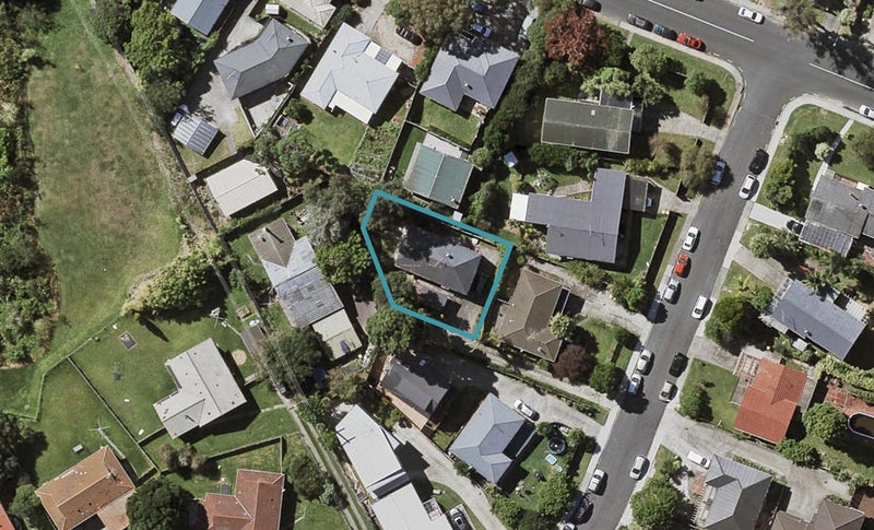 5A Tawavale Crescent, Totara Vale, Auckland - Carousel 1